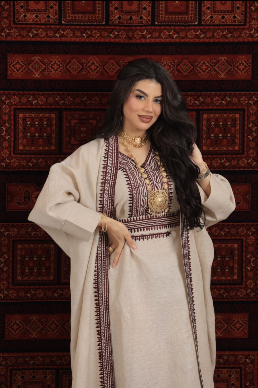 ⁦Traditional maroon patterns⁩ - الصورة ⁦3⁩