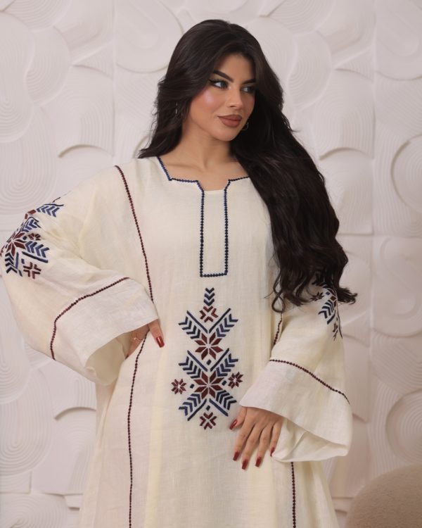 Geometric embroidered pattern