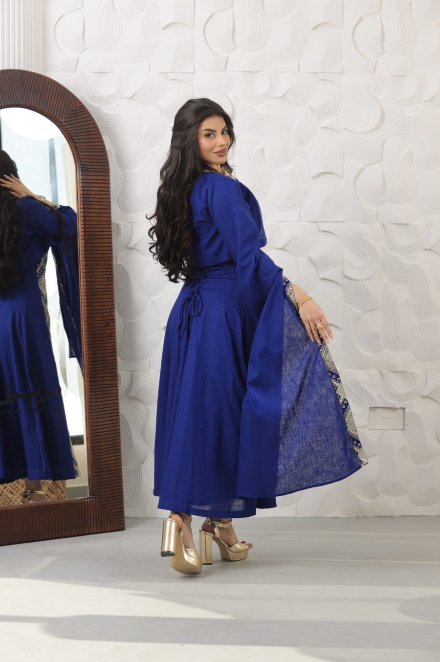 ⁦Royal blue jalabiya⁩ - الصورة ⁦2⁩