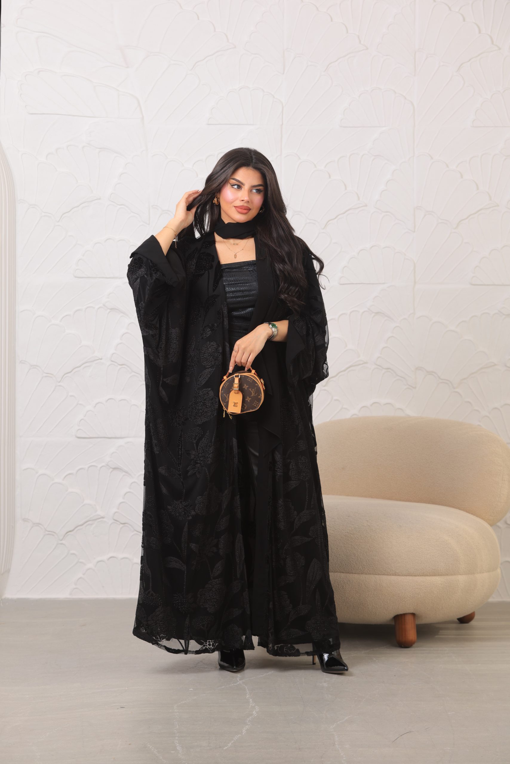 Black Crystals - الصورة 2