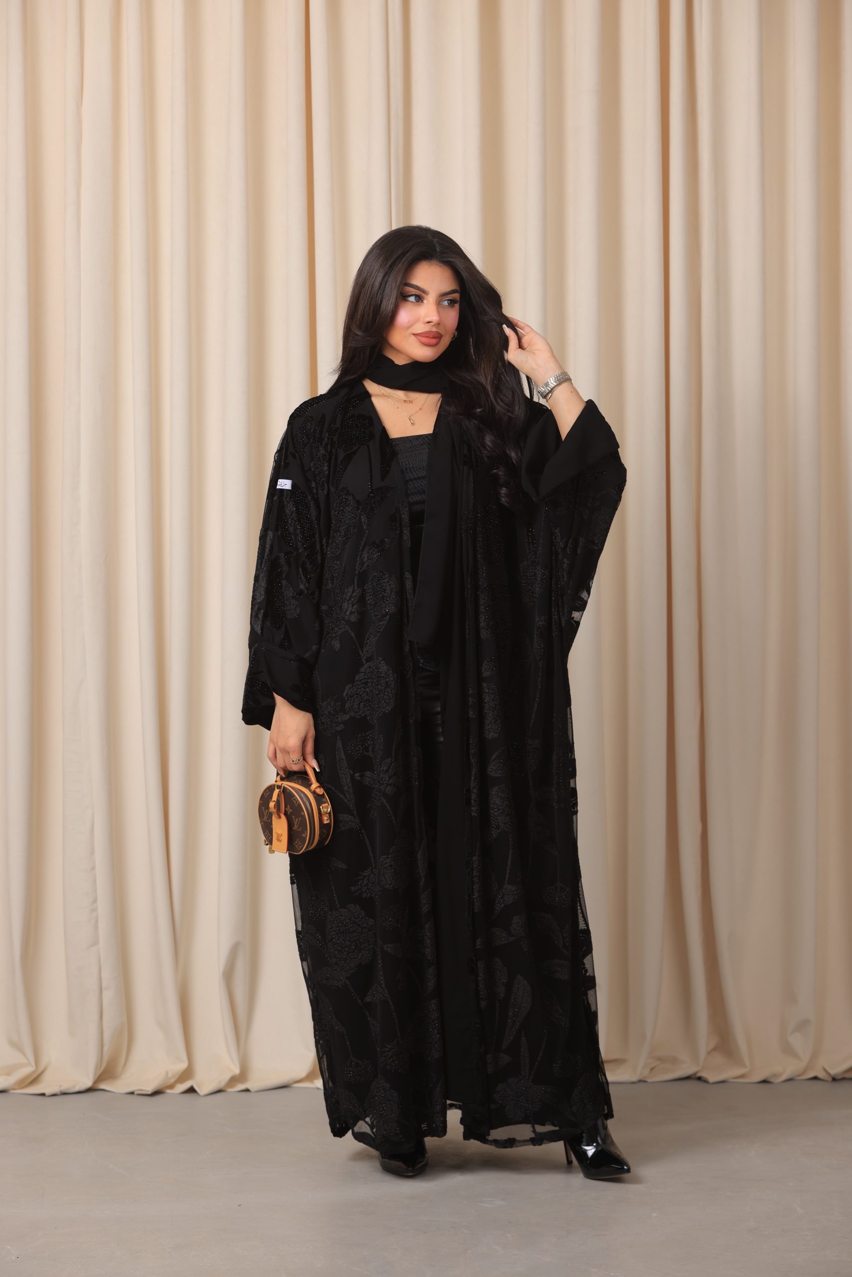 Black Crystals - الصورة 3