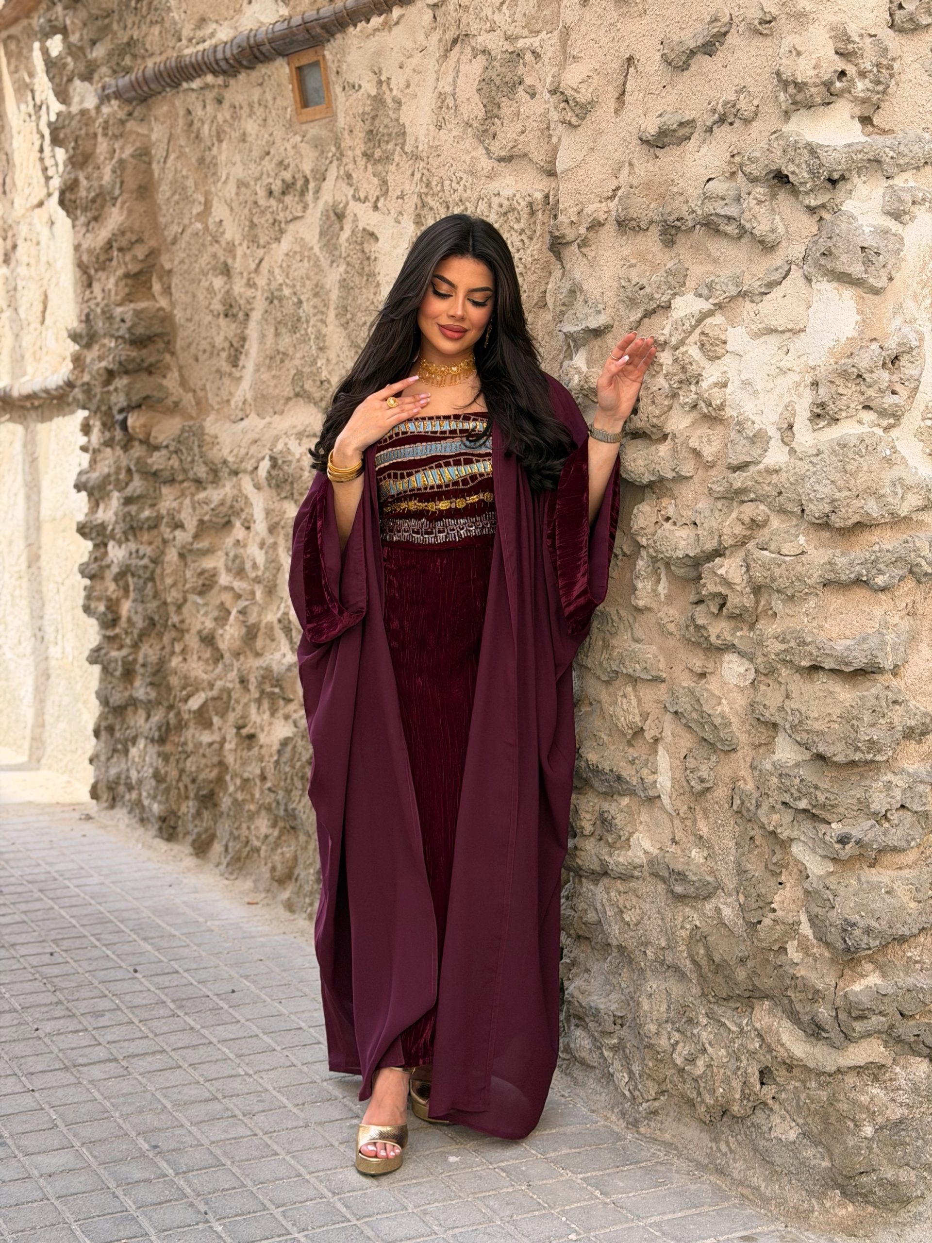 Burgundy pharaohs - الصورة 6